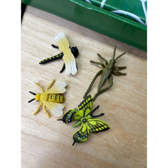 Caught In The Web Insect Fact Board Game RARE Learning Resources LER 1780 Age 7+ - Picture 6 of 8